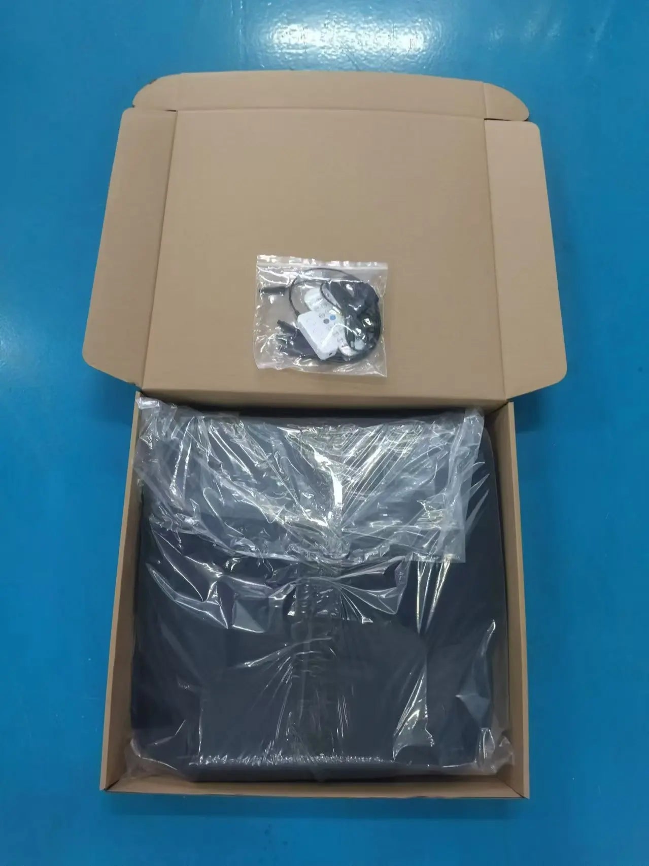 Tappetini per auto con luci a LED a fibra ottica – Impermeabili, controllati tramite APP.